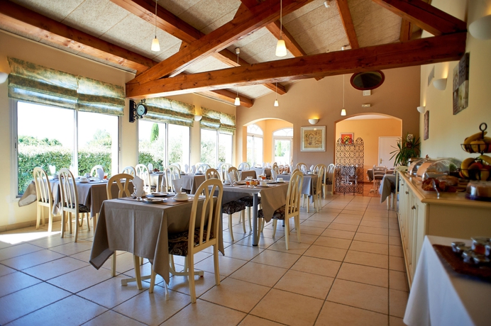 Imagen del bar/restaurante del Residencia Residhotel Golf Grand Avignon. Foto 1