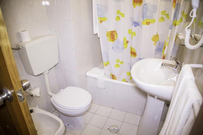 Imagen de la habitación del Residencia Santa Barbara, Fatima. Foto 3