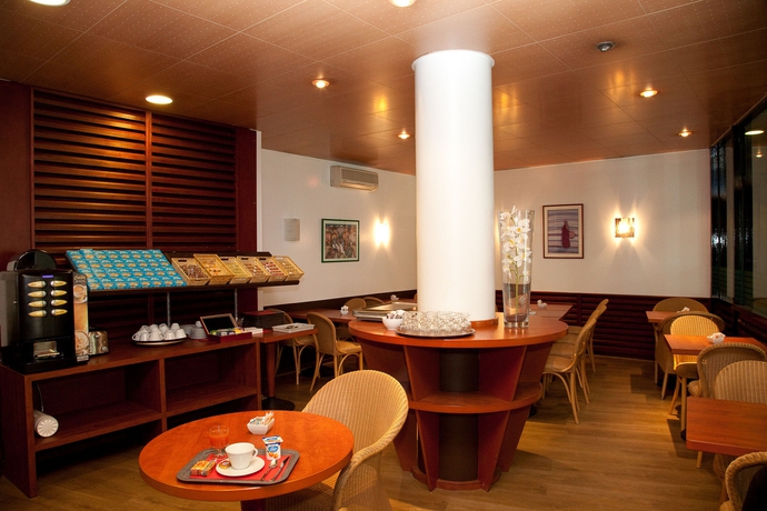 Imagen del bar/restaurante del Residencia Ténéo Apparthotel Bordeaux St Jean. Foto 1