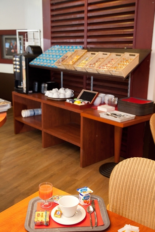 Imagen del bar/restaurante del Residencia Ténéo Apparthotel Bordeaux St Jean. Foto 2