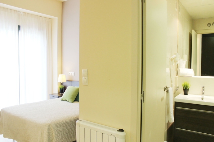 Imagen de la habitación del Residencia Universitaria Erasmo. Foto 9