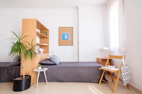Imagen de la habitación del Residencia Universitaria Francesc Giralt i Serr&agrave;. Foto 18