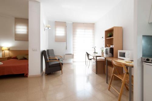 Imagen de la habitación del Residencia Universitaria Francesc Giralt i Serr&agrave;. Foto 19