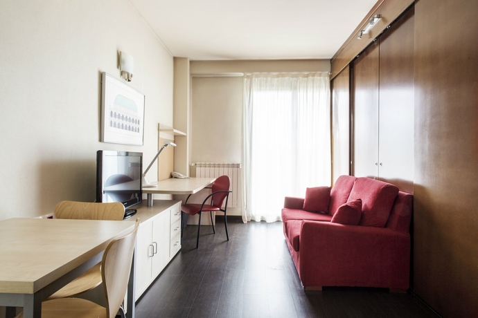 Imagen de los interiores del Residencia Universitaria Giner De Los Ríos - Hostel. Foto 10