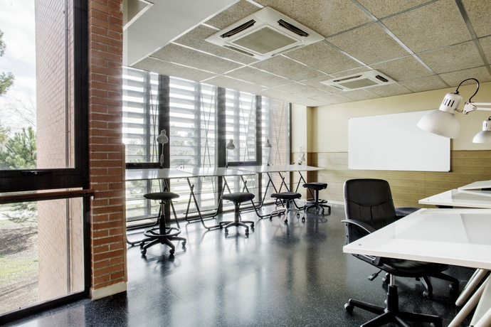 Imagen de los interiores del Residencia Universitaria Giner De Los Ríos - Hostel. Foto 16