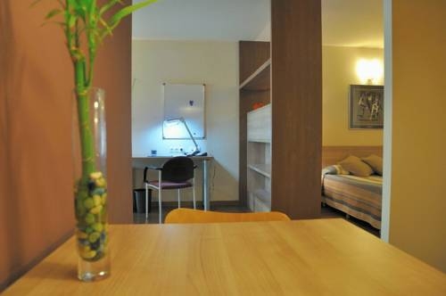 Imagen general del Residencia Universitaria Hernan Cortes. Foto 10