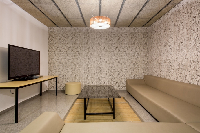 Imagen de los interiores del Residencia Universitaria Resa Campus de Montilivi. Foto 19