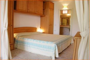 Imagen de la habitación del Resort Capo Ceraso Family. Foto 4