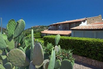 Imagen de los exteriores del Resort Capo Ceraso Family. Foto 12