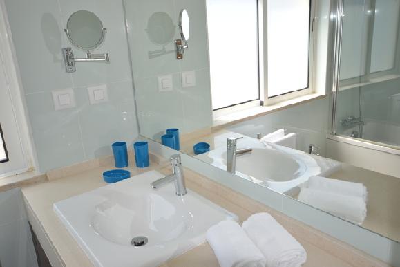 Imagen de la habitación del Resort Hello Villas. Foto 3