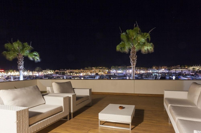 Imagen general del Resort Lago Resort Menorca - Villas and Bungalows del Lago. Foto 8