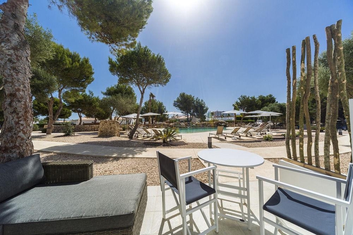 Imagen general del Resort Lago Resort Menorca - Villas and Bungalows del Lago. Foto 14