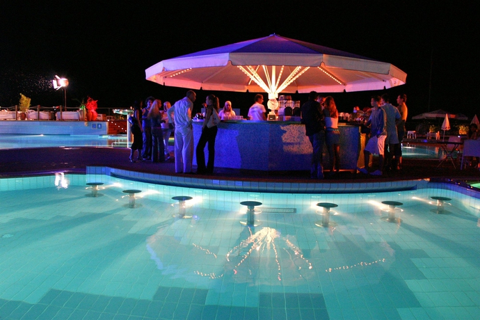 Imagen de la piscina del Resort Ljubljana hotel and Camping. Foto 13