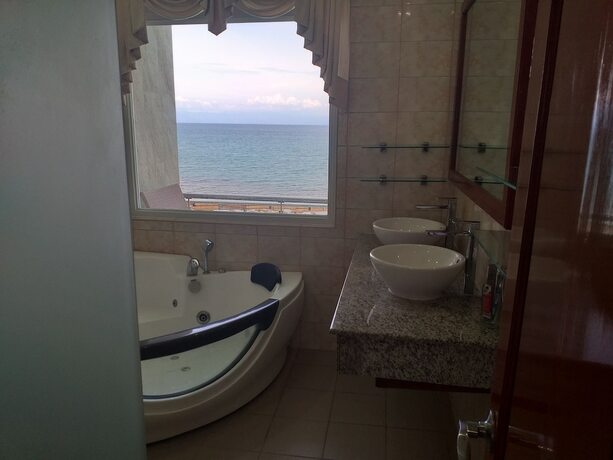 Imagen de la habitación del Resort Ocean Breeze. Foto 24
