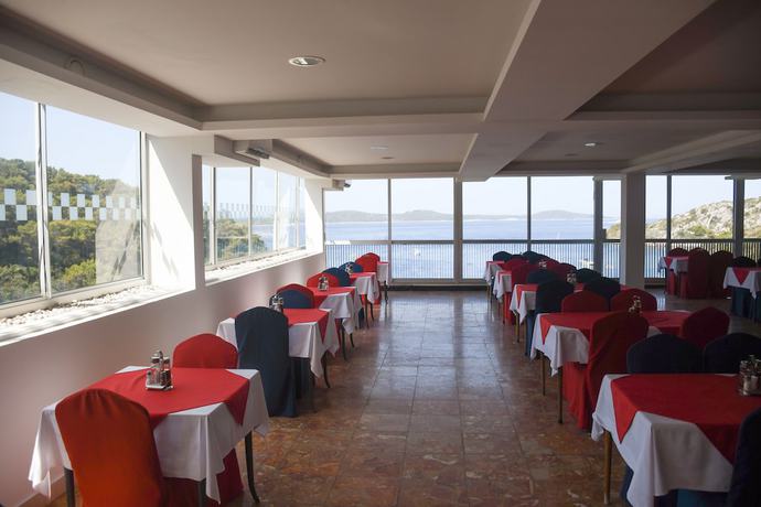 Imagen del bar/restaurante del Resort Sirena Hvar. Foto 3