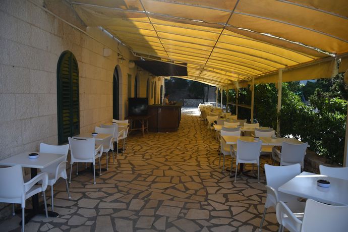 Imagen del bar/restaurante del Resort Sirena Hvar. Foto 4