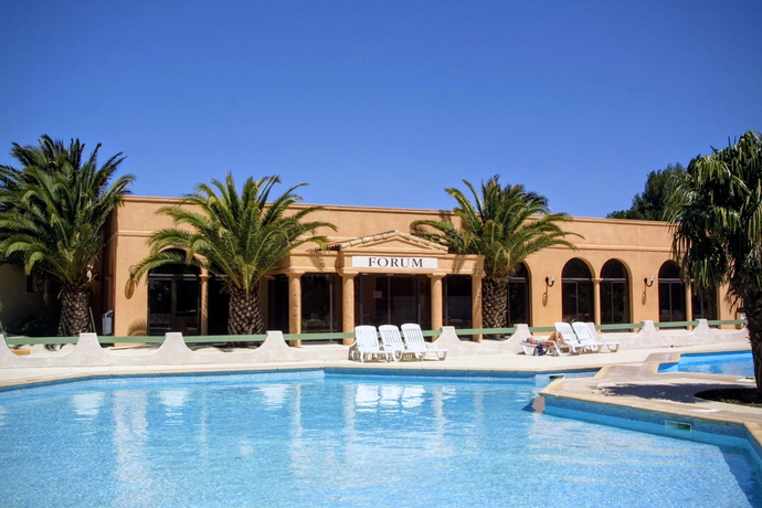 Imagen de la piscina del Resort Sowell R&Eacute;sidences Les Mazets. Foto 14