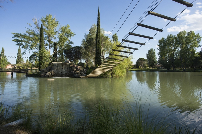 Imagen de los exteriores del Resort Sowell R&Eacute;sidences Les Mazets. Foto 11