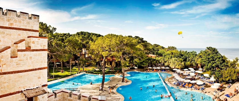 Imagen de la piscina del Resort Ulusoy Kemer Holiday Club. Foto 16