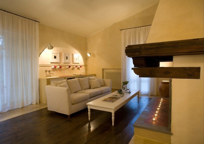 Imagen de la habitación del Resort Villa Cassia Di Baccano. Foto 6