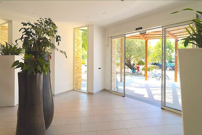 Imagen de los interiores del Resort Villaggio Le Palme. Foto 19