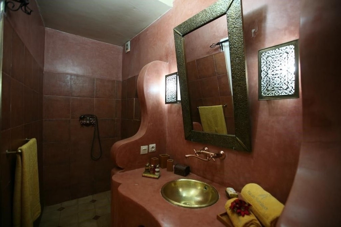 Imagen de la habitación del Riad Ain Marrakech. Foto 18