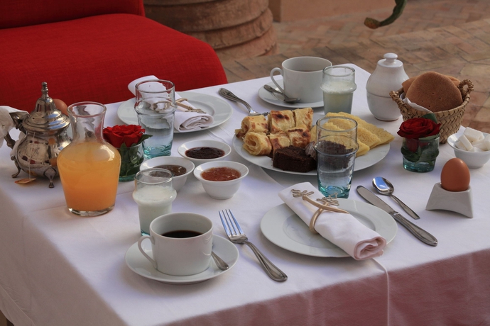Imagen del bar/restaurante del Riad Al Jazira. Foto 4