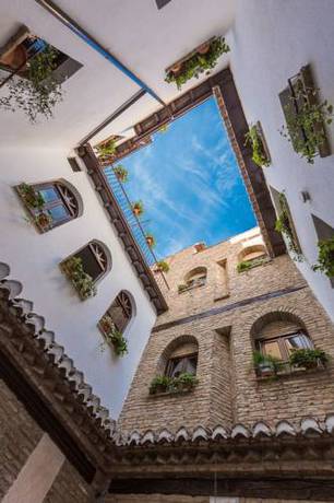 Imagen general del Riad Ambos Mundos, Granada. Foto 1