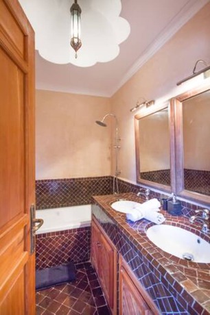 Imagen de la habitación del Riad Arabian. Foto 18