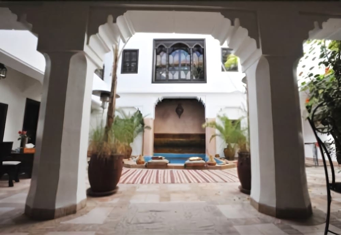 Imagen de la piscina del Riad Asna. Foto 15