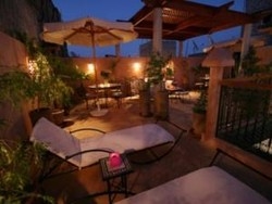 Imagen de los exteriores del Riad Berenssi. Foto 6