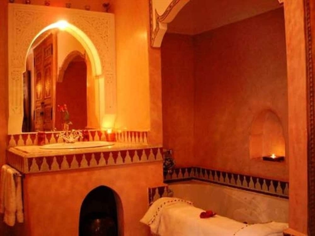 Imagen de la habitación del Riad Dar Alhambra. Foto 13