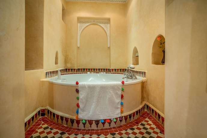 Imagen de la habitación del Riad Dar Alhambra. Foto 17