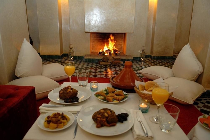 Imagen del bar/restaurante del Riad Dar Bensouda. Foto 2