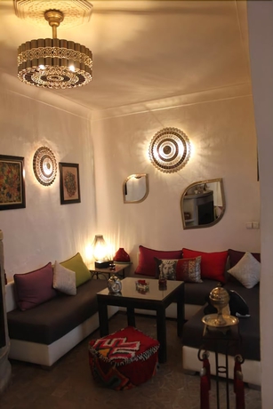 Imagen de los interiores del Riad Dar Khmissa. Foto 17