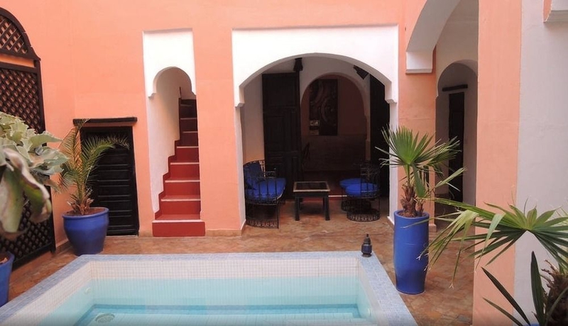 Imagen de la piscina del Riad Dar Lilas. Foto 12