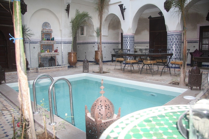 Imagen de la piscina del Riad Dar Moulay Ali. Foto 19