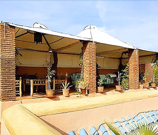 Imagen de los exteriores del Riad Dar Moulay Ali. Foto 14