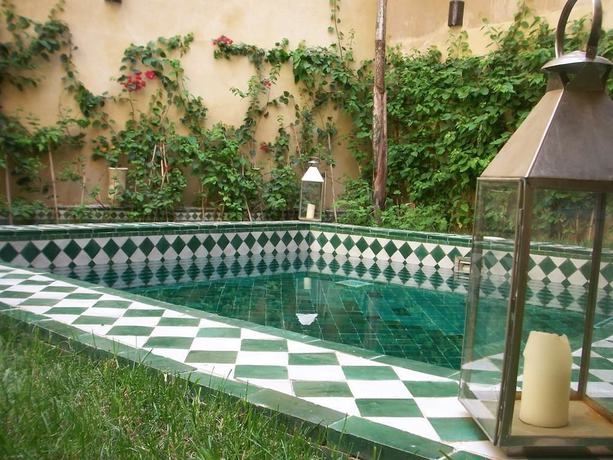 Imagen de la piscina del Riad Dar Pierre. Foto 18
