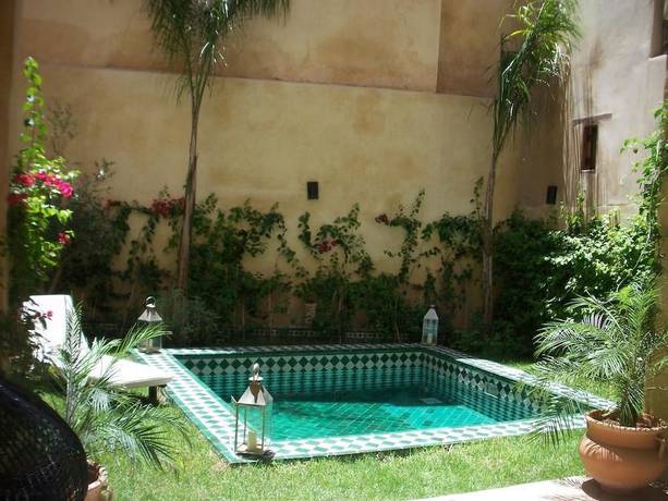 Imagen de la piscina del Riad Dar Pierre. Foto 20