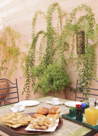 Imagen del bar/restaurante del Riad Dar Radya. Foto 3