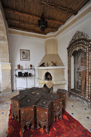 Imagen de los interiores del Riad Dar Rahaothello. Foto 12