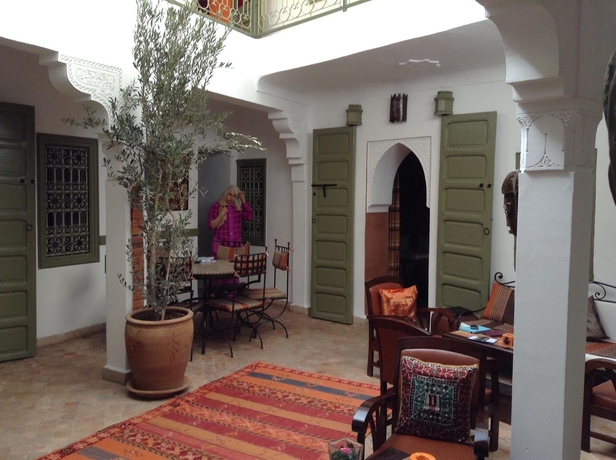 Imagen de los exteriores del Riad Dar Zemrane. Foto 12