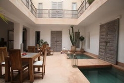 Imagen de la piscina del Riad De Vinci. Foto 7