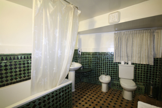 Imagen de la habitación del Riad El Ghalia. Foto 5