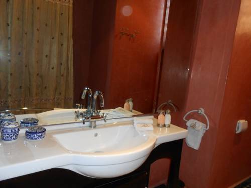 Imagen de la habitación del Riad Fez Yamanda. Foto 7
