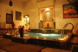 Imagen de la piscina del Riad Harmonie Kennaria. Foto 9