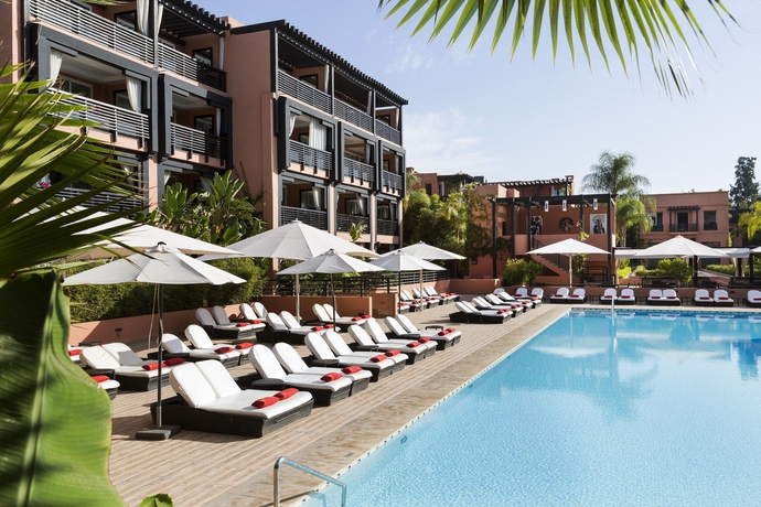 Imagen de la piscina del Riad Hotel & Ryads Naoura Barriere. Foto 13