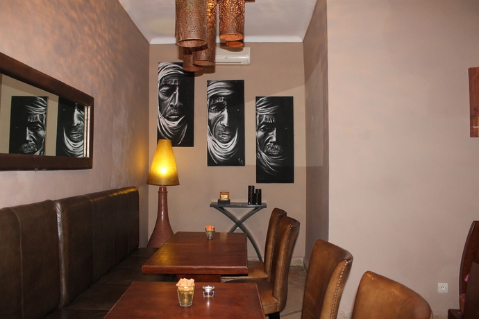 Imagen del bar/restaurante del Riad Le Jardin Des Rêves By La Siredrah. Foto 7