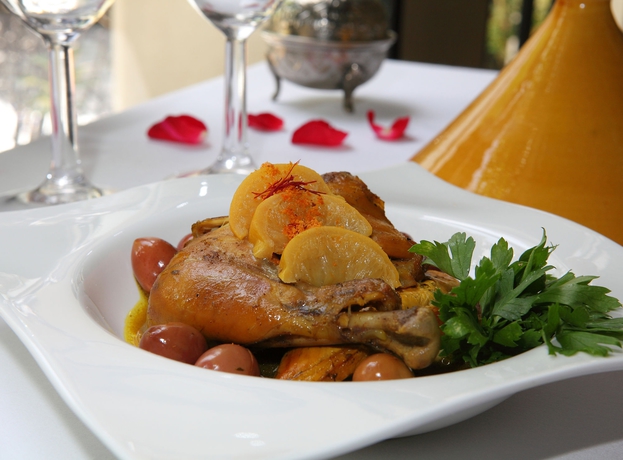 Imagen del bar/restaurante del Riad Le Monceau. Foto 11